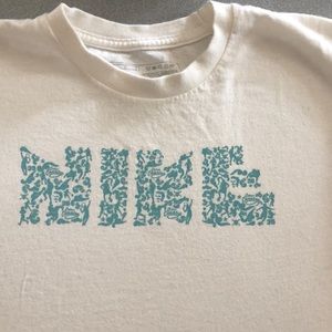 Nike girls short sleeve shirt